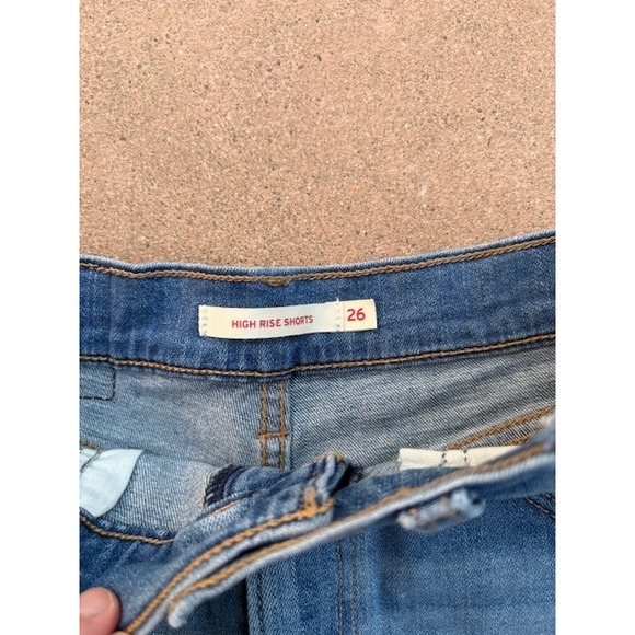 Levi's High Rise Denim Shorts Distressed Raw Hem Casual Blue Size 26 - Picture 3 of 3
